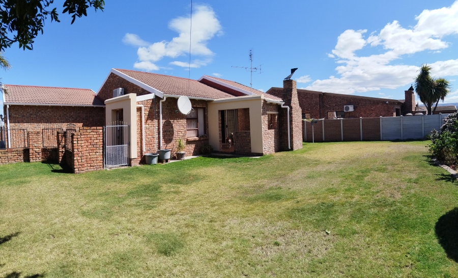 3 Bedroom Property for Sale in Strelitzia Park Eastern Cape